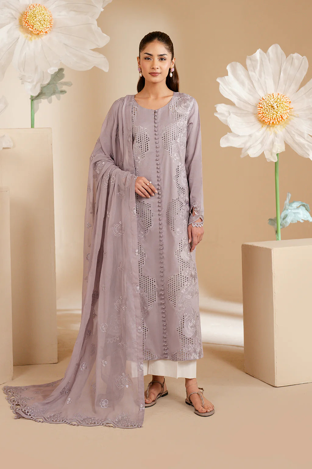 Borer embroidered textured lawn shirt front from Iznik UE-464