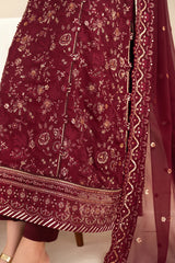 Close-up of sleeves border embroidery from Xenia DARYA