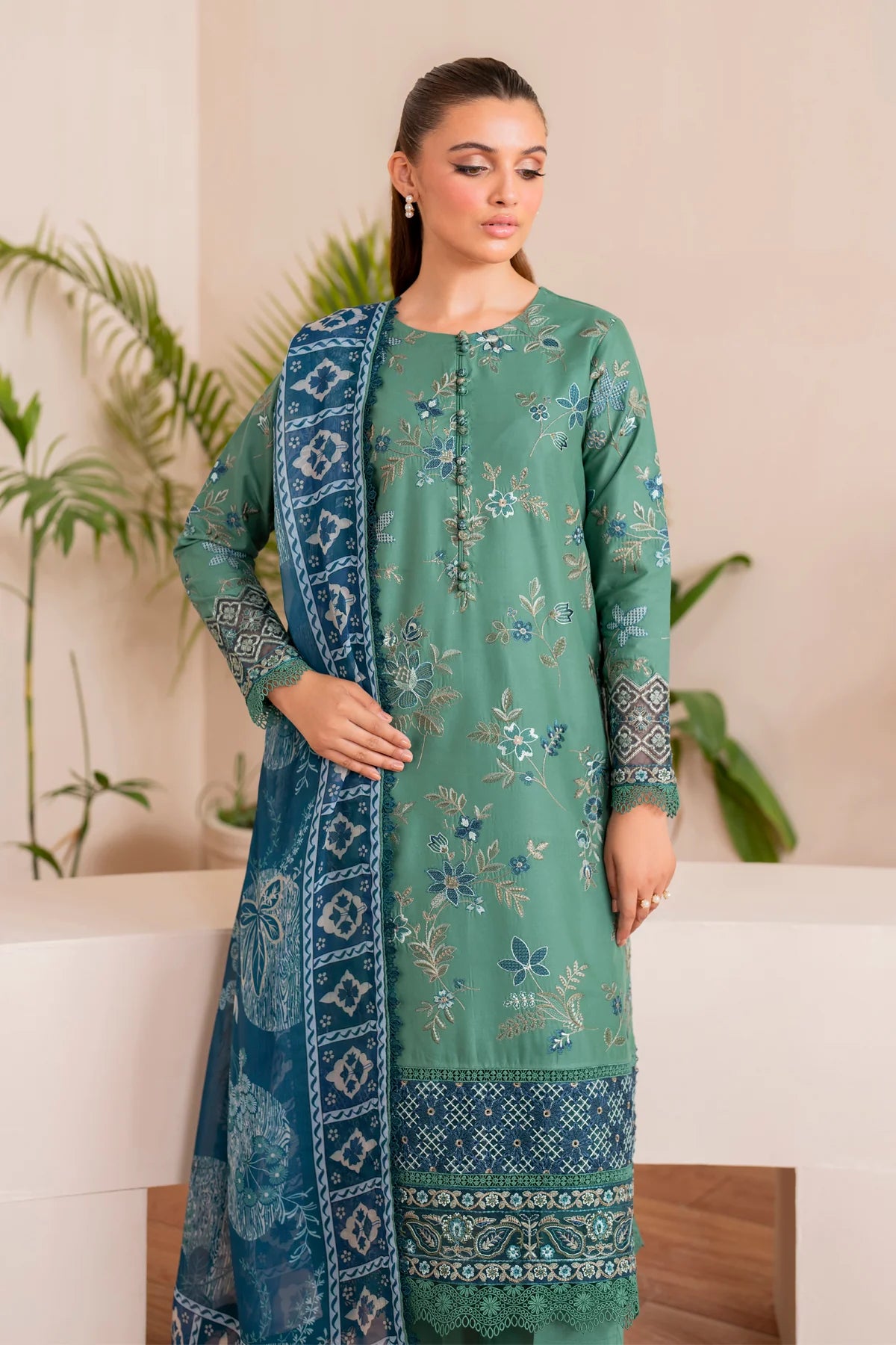 Xenia Summer Lawn '25 | Luna | 3PC Embroidered Lawn Suit