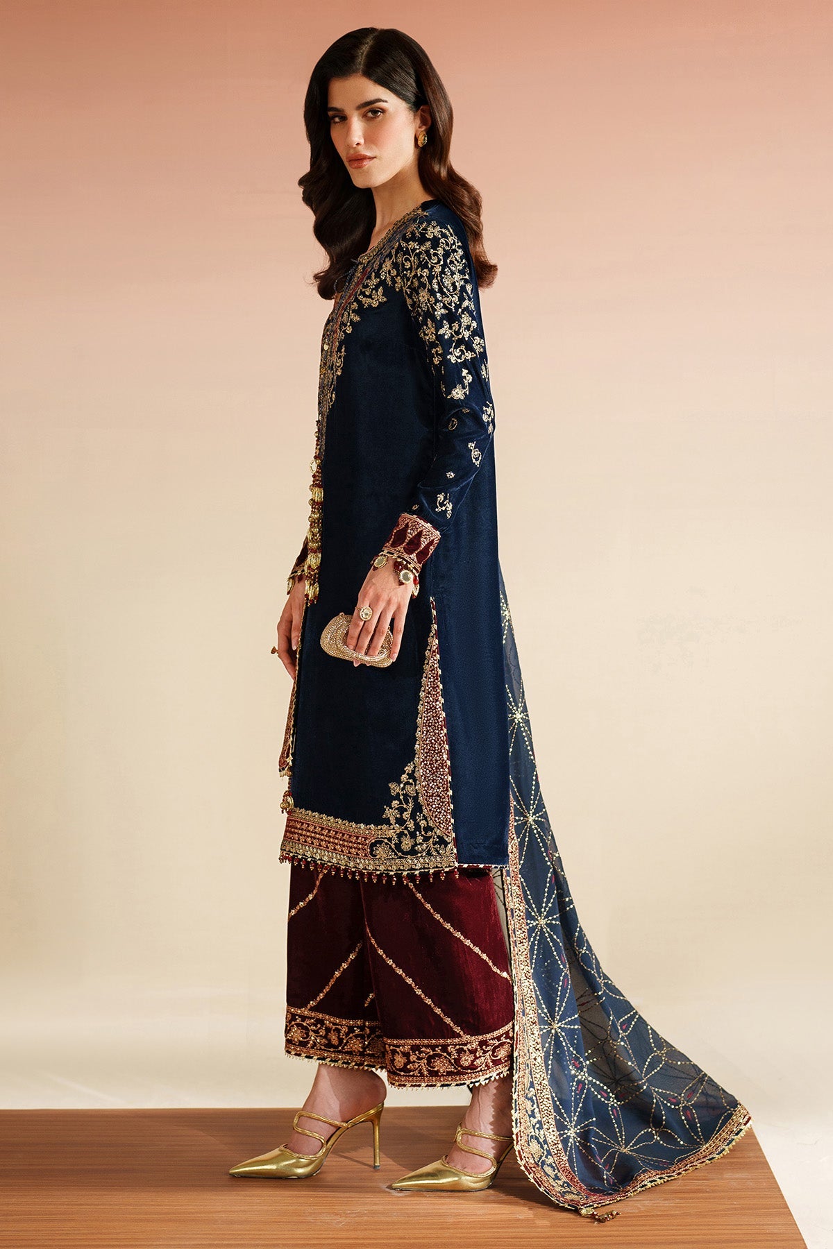 Jazmin | VVF D-7 | Embroidered Velvet Formal