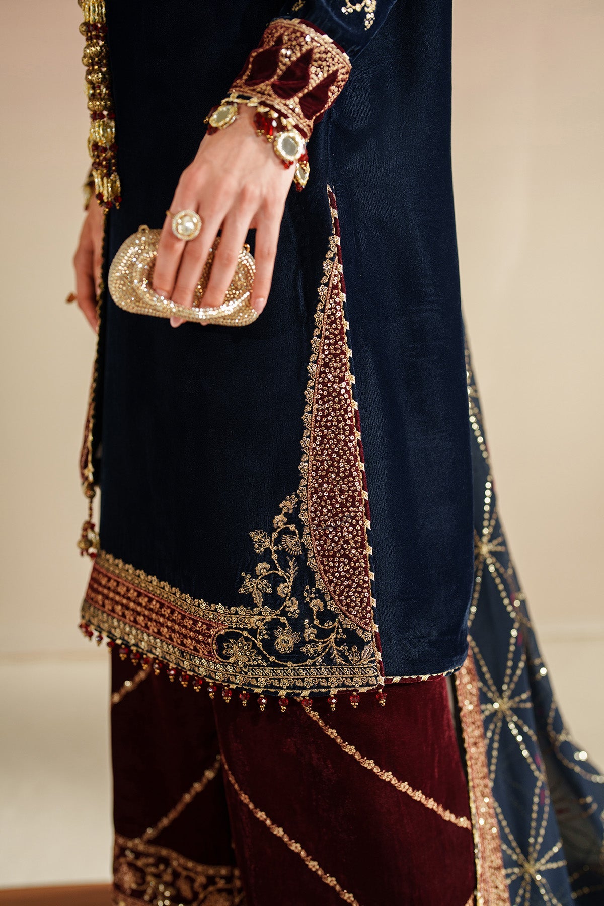 Jazmin | VVF D-7 | Embroidered Velvet Formal
