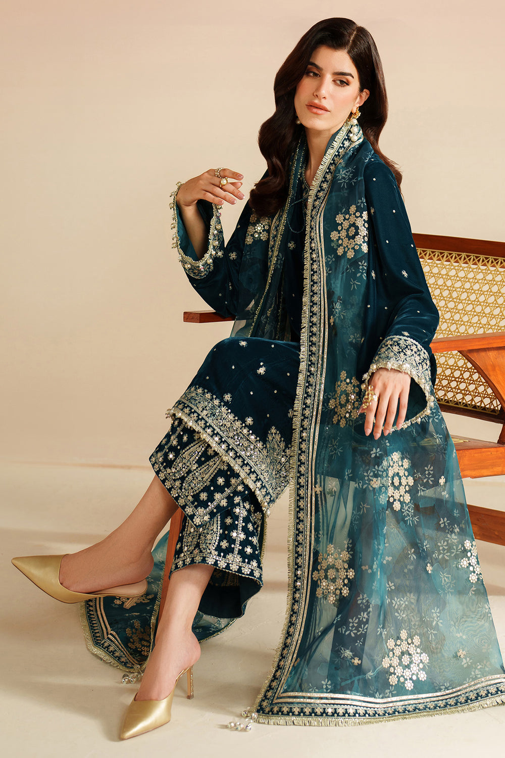 Jazmin | VVF D-2 | Embroidered Velvet Formal