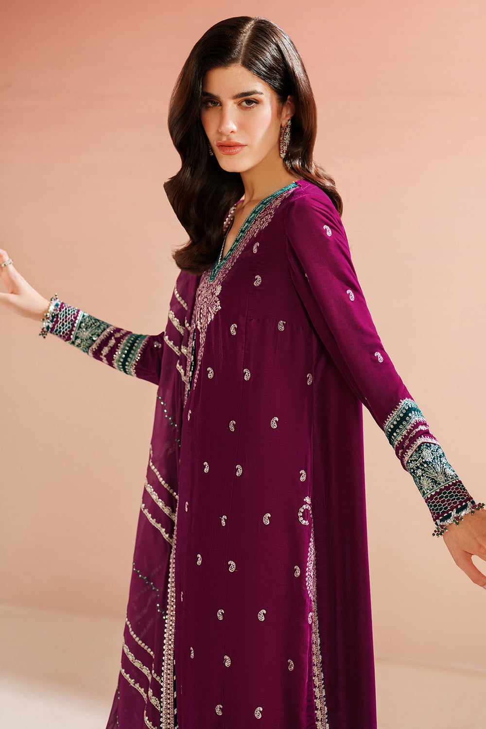 Jazmin | VVF D-6 | Embroidered Velvet Formal