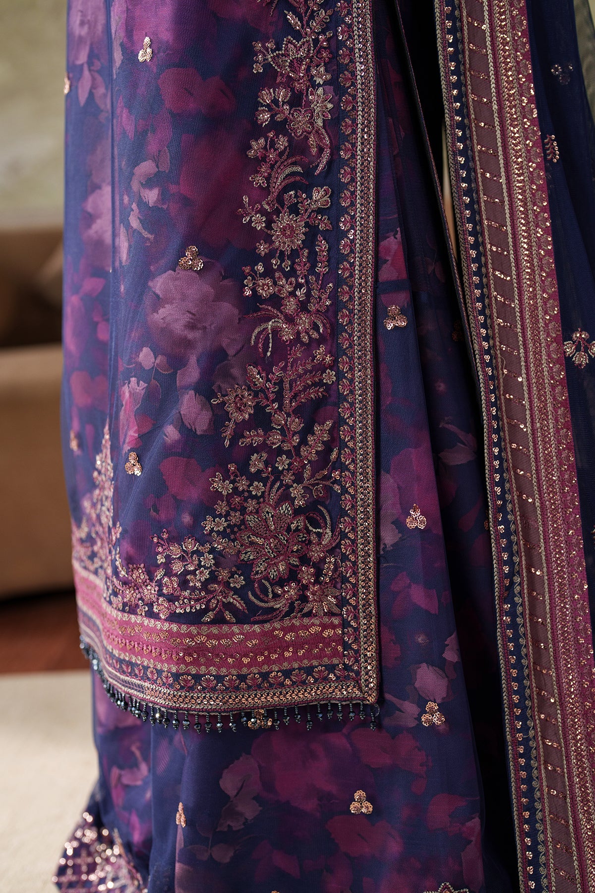 Zarif Asra purple dupatta with magenta lace details close view