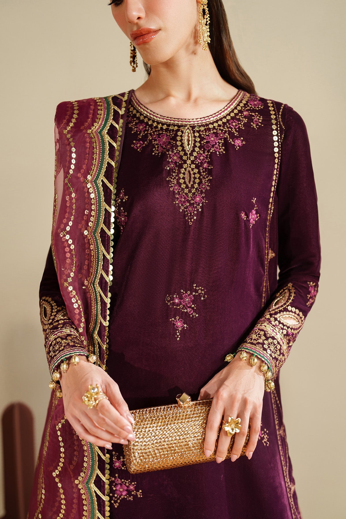 Jazmin | VVF D-4 | Embroidered Velvet Formal