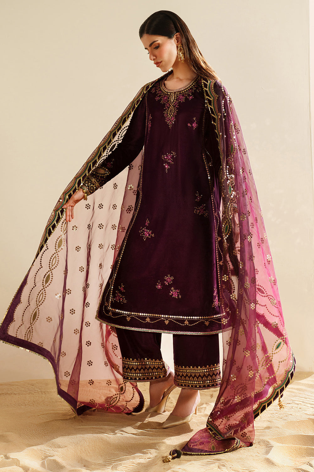 Jazmin | VVF D-4 | Embroidered Velvet Formal