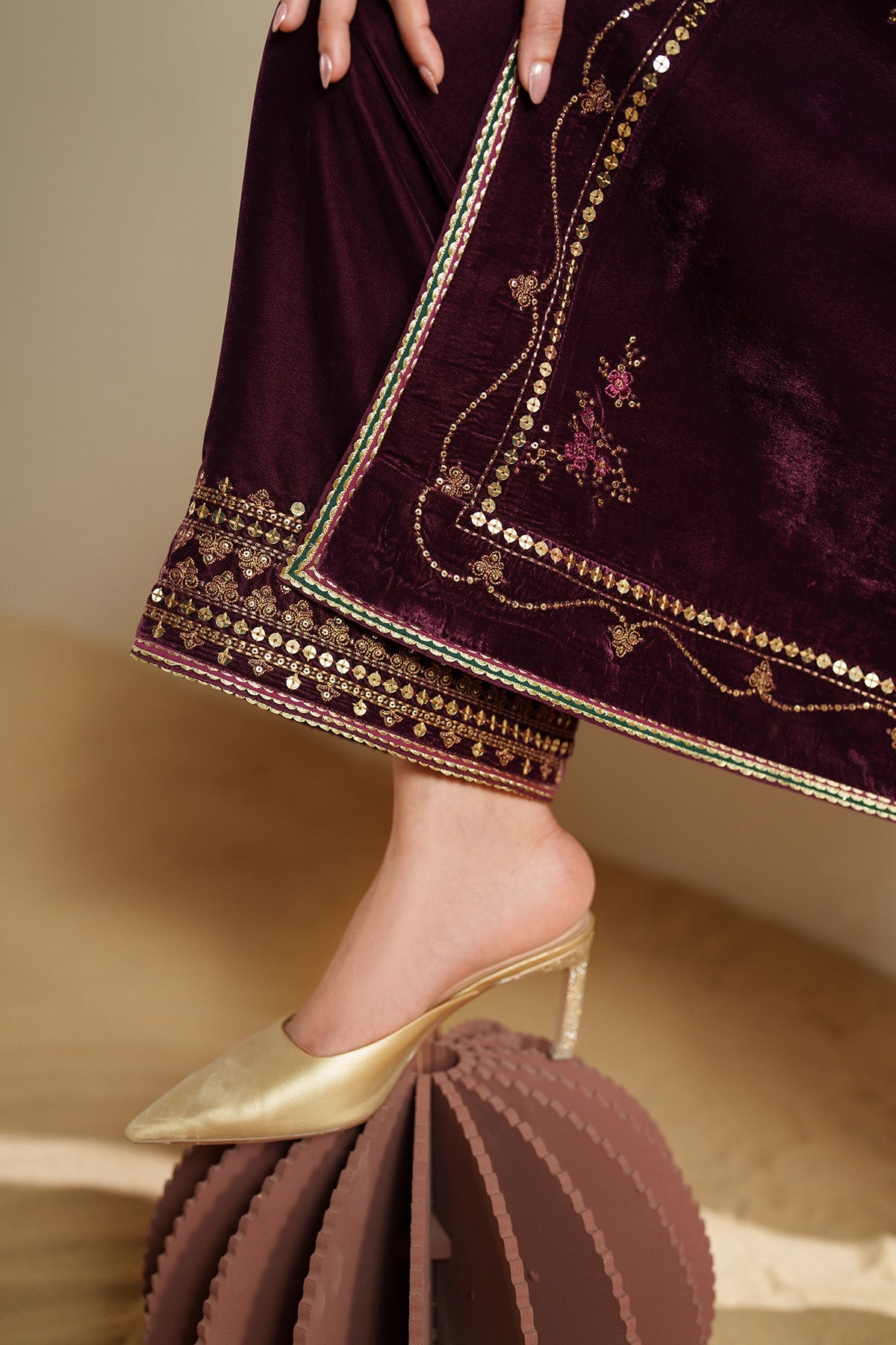 Jazmin | VVF D-4 | Embroidered Velvet Formal