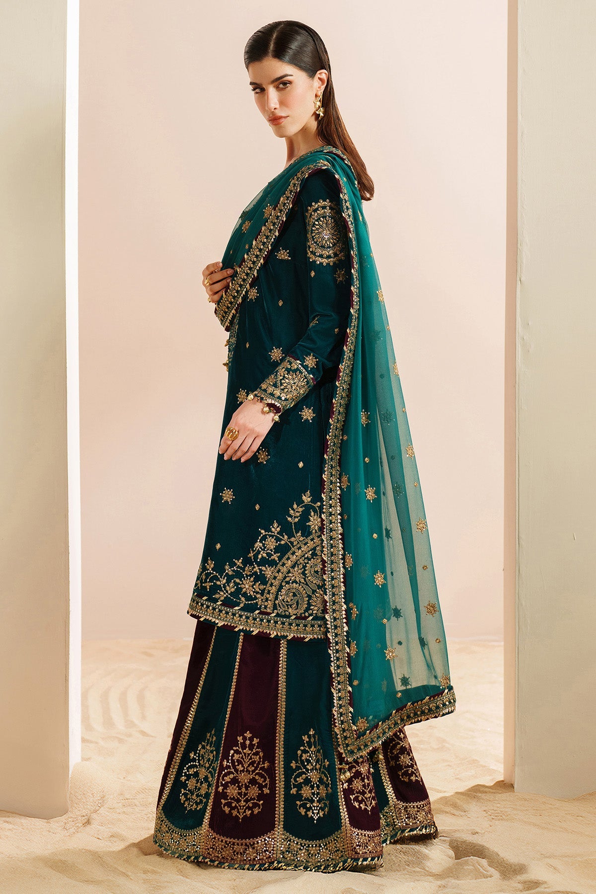 Jazmin | VVF D-8 | Embroidered Velvet Formal
