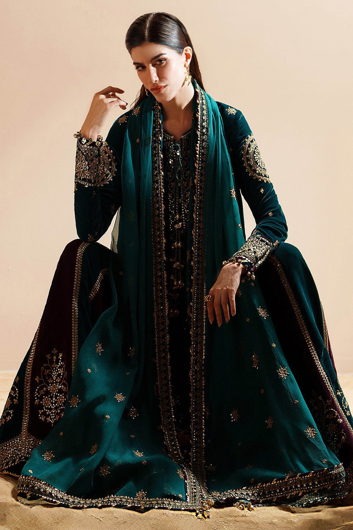 Jazmin | VVF D-8 | Embroidered Velvet Formal