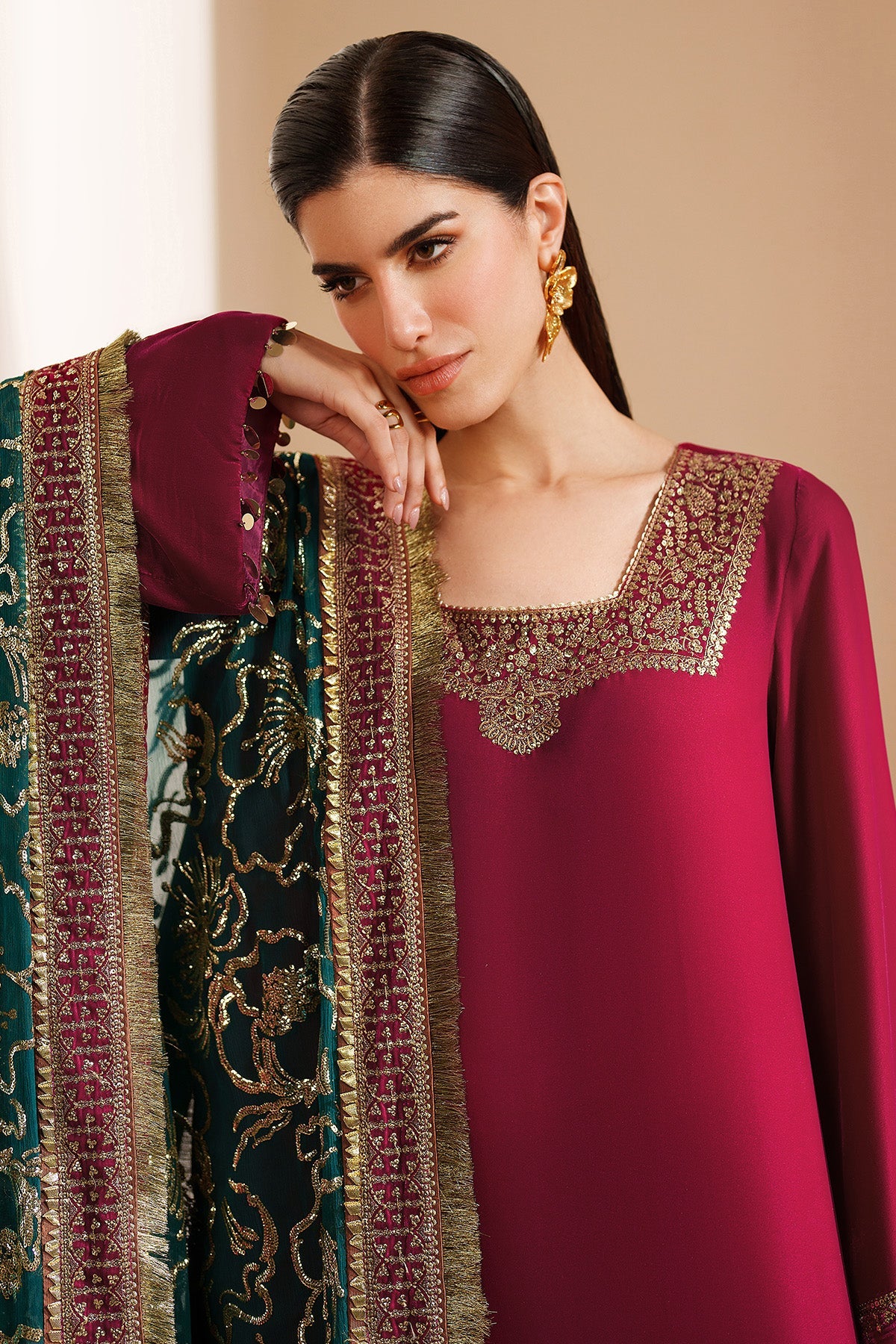 Jazmin | VVF D-9 | Embroidered Velvet Formal