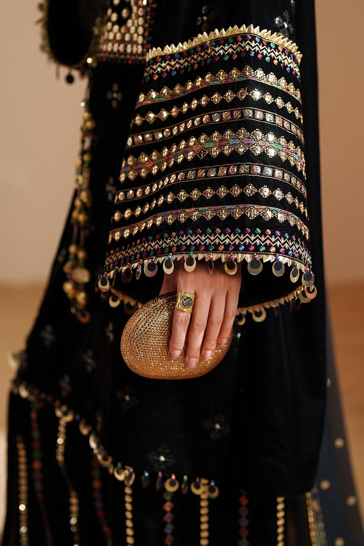 Jazmin | VVF D-5 | Embroidered Velvet Formal