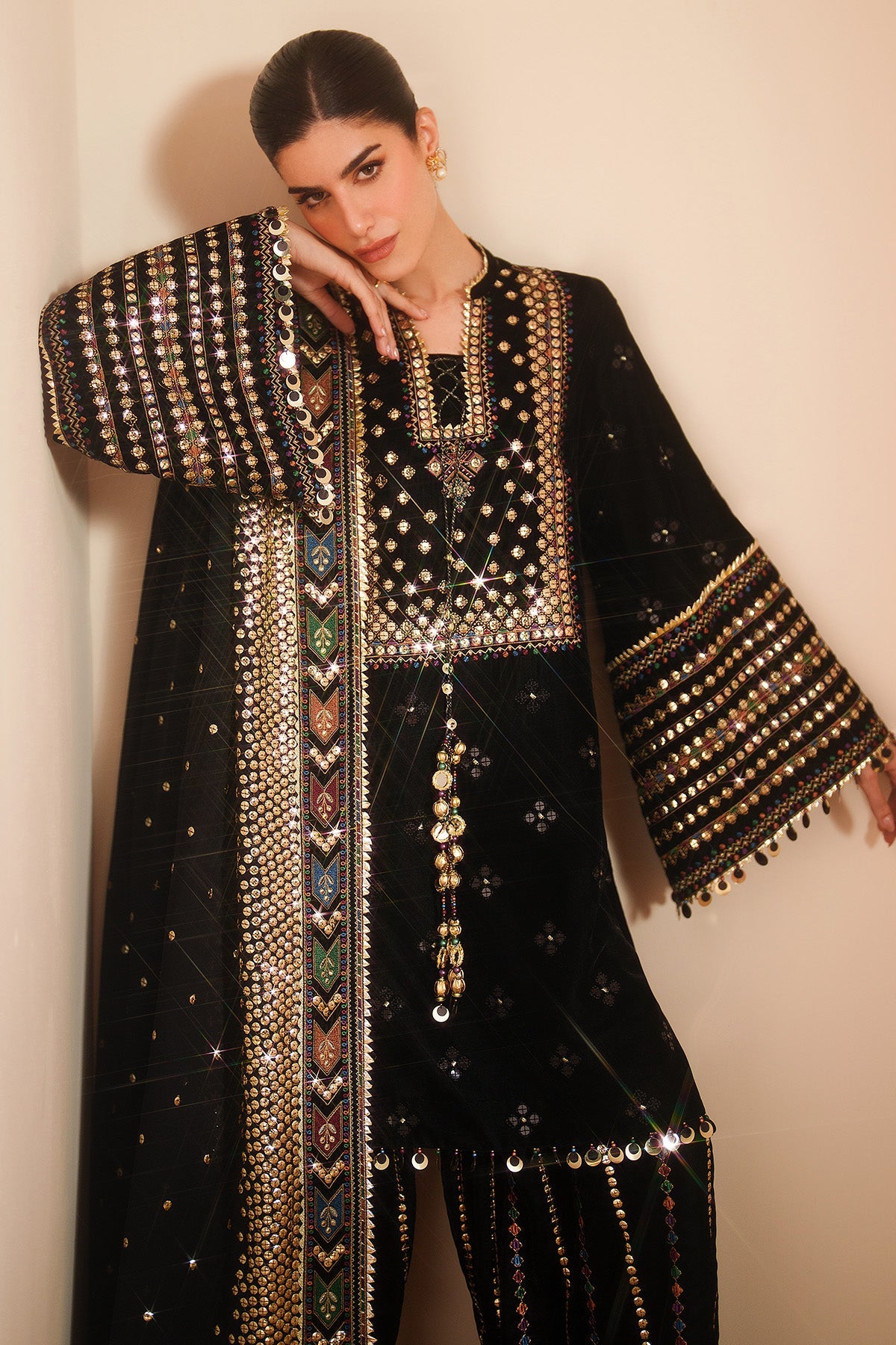 Jazmin | VVF D-5 | Embroidered Velvet Formal