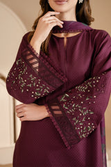 Detailed view of sleeves in textured lawn fabric