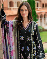 Embroidered lawn sleeves of Roheenaz Sireli dress