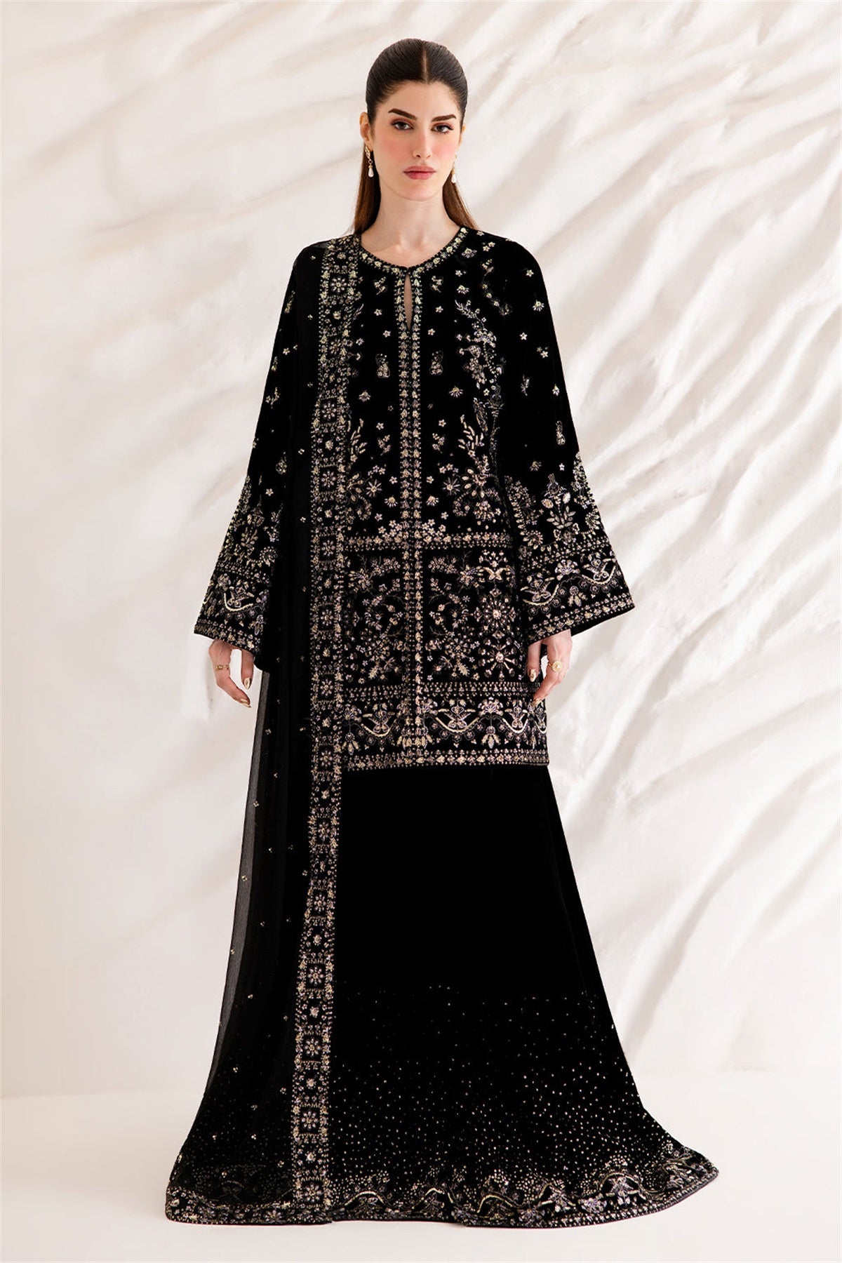 Emaan Adeel | The Velvet Affair | LIVIA