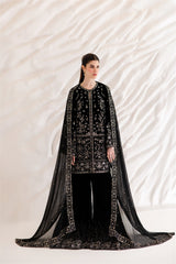 Emaan Adeel | The Velvet Affair | LIVIA