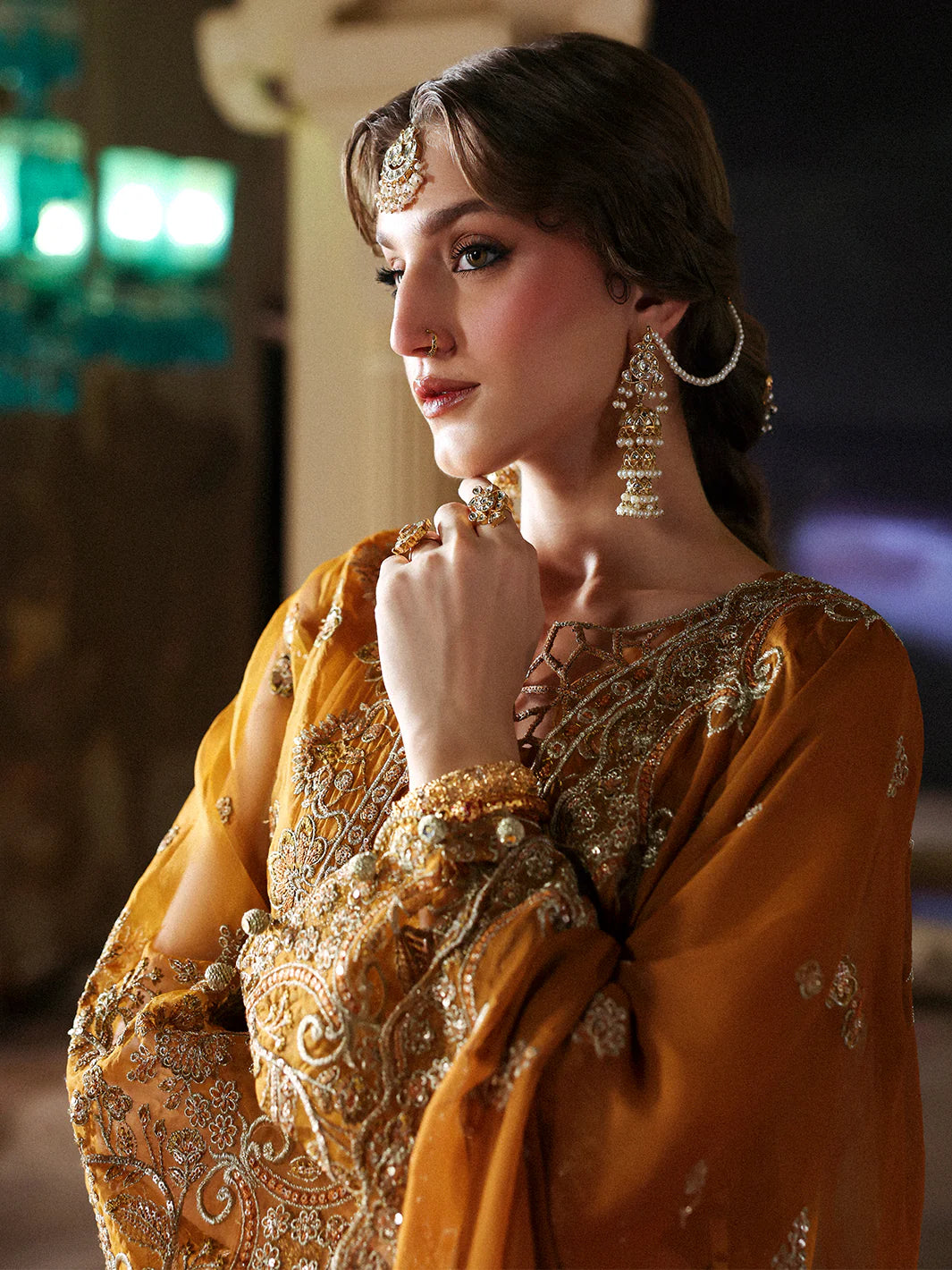 Mahnur Gulebahar PK-03 embroidered chiffon dupatta and organza detailing