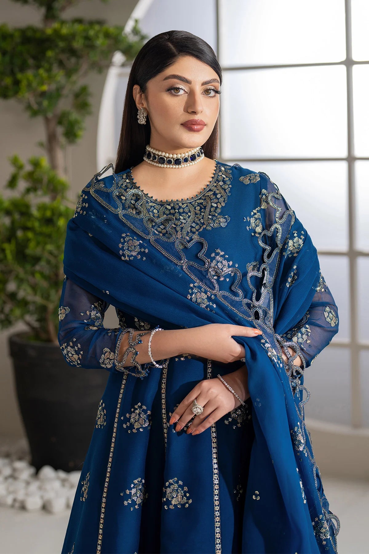 Organza neck patch with sequins – Alizeh Pernia dress