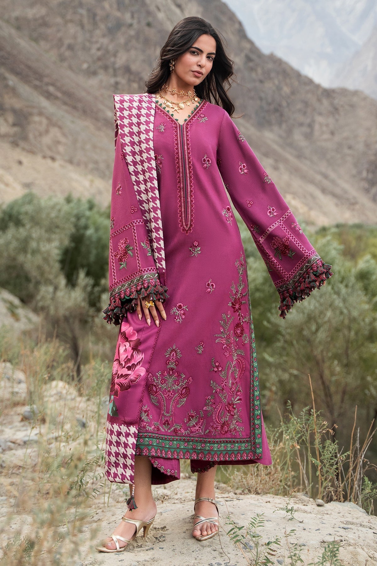 Charizma Poshima Winter '26 | Embroidered Peach | PSW6-13