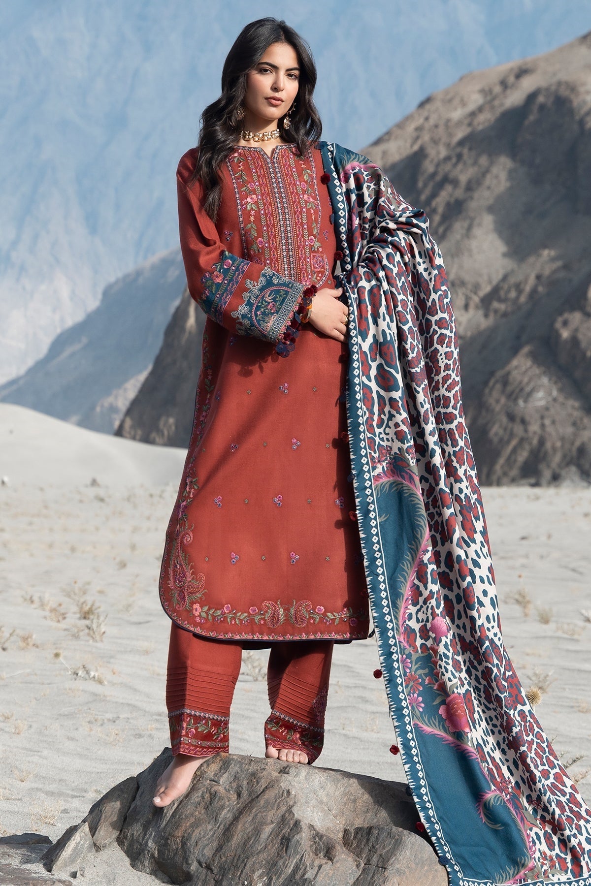 Charizma Poshima Winter '26 | Embroidered Peach | PSW6-14