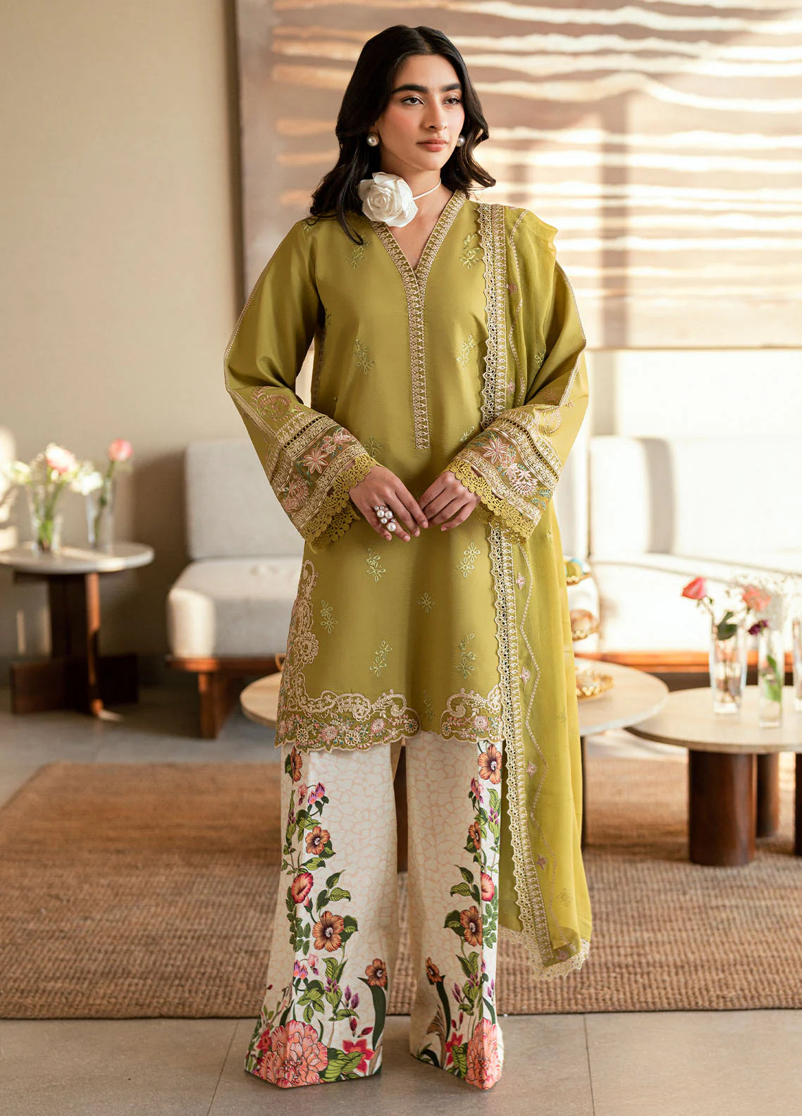 Yaariyan Lawn '25 | CT-20002 NIEVE | 3PC Embroidered Lawn Suit