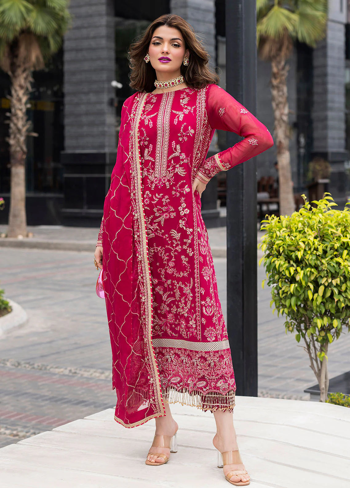Sequins embroidered chiffon sleeves of Sahane Dousee outfit

