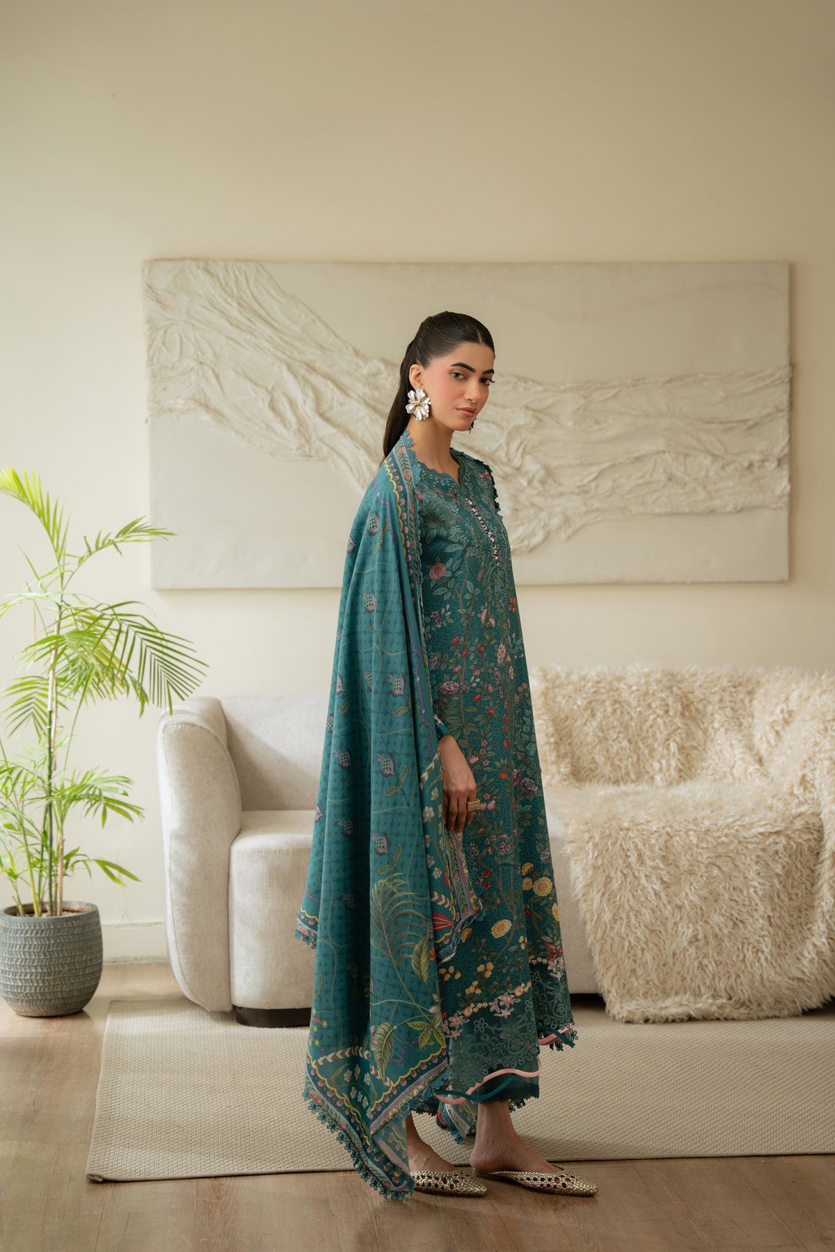 Aabyaan ISLA AK-04 look 2