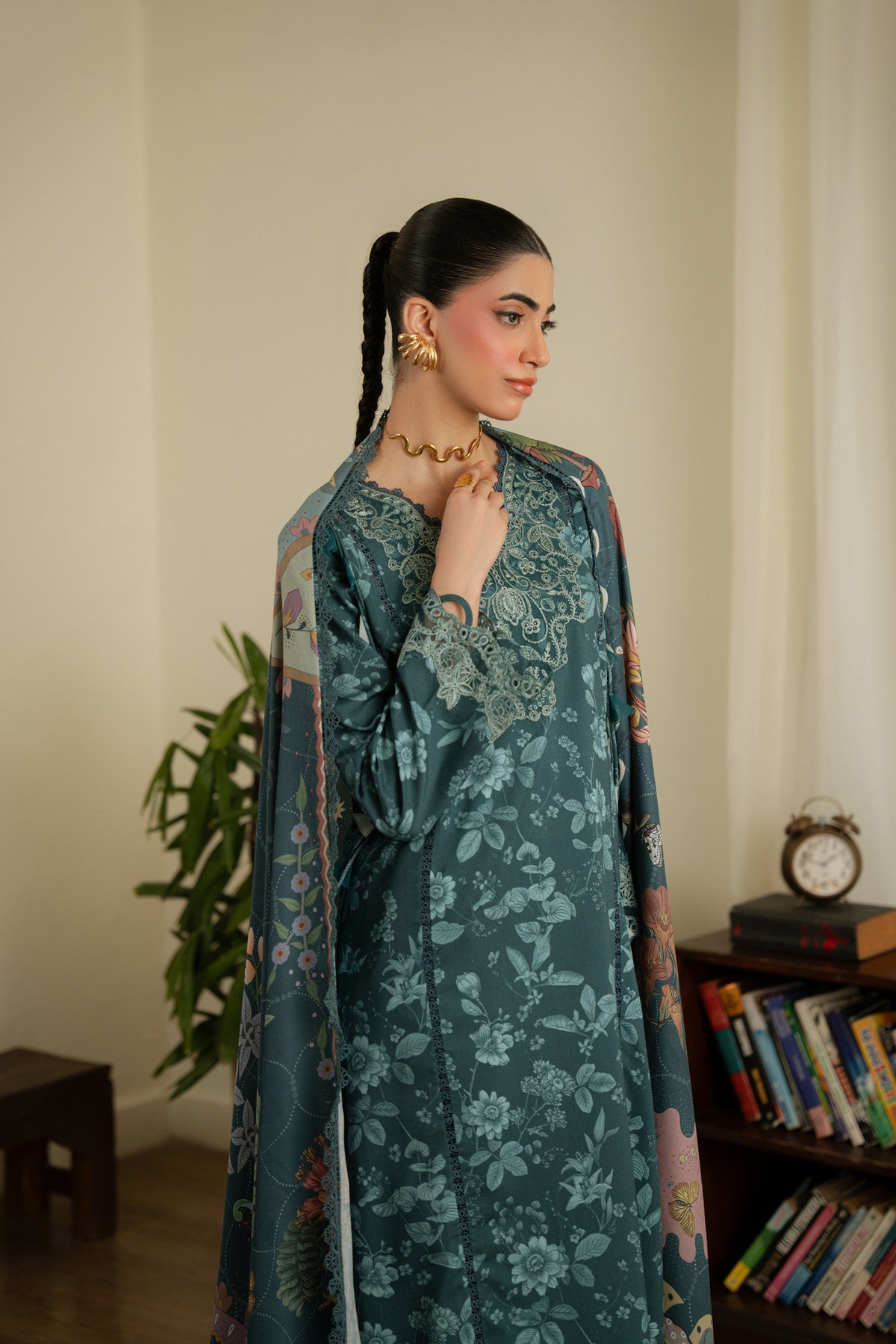 Aabyaan AVELINE AK-08 look 2