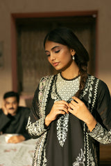 Detailed sleeves embroidery – Afrozeh Bekhudi festive lawn