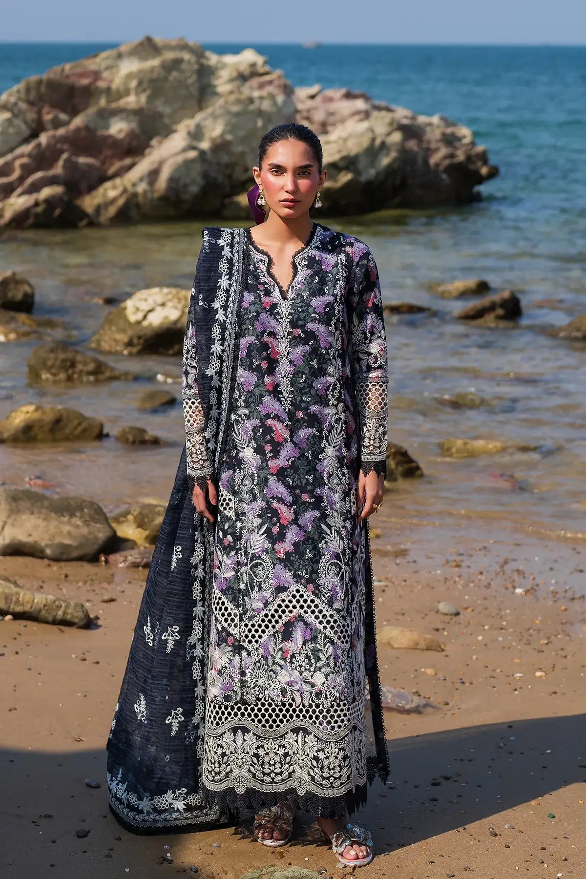 Afrozeh Velour Unstitched Lawn'25 - Embroidered Digital Print & Organza Borders
