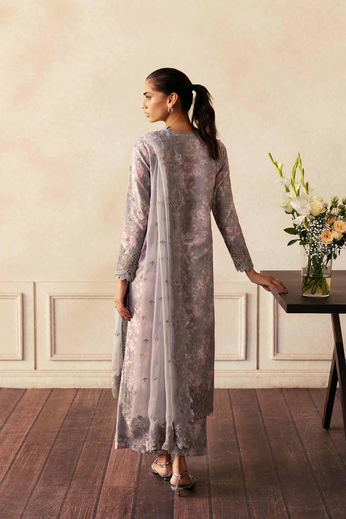 Afrozeh lawn suit back panel - Digital print detail