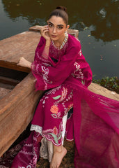 Asymmetric organza dupatta pallu with embroidered detail