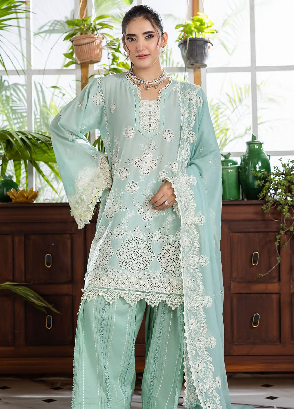 Elaf | EEC-3A PARISIAN | CHIKANKARI WITH CHIFFON