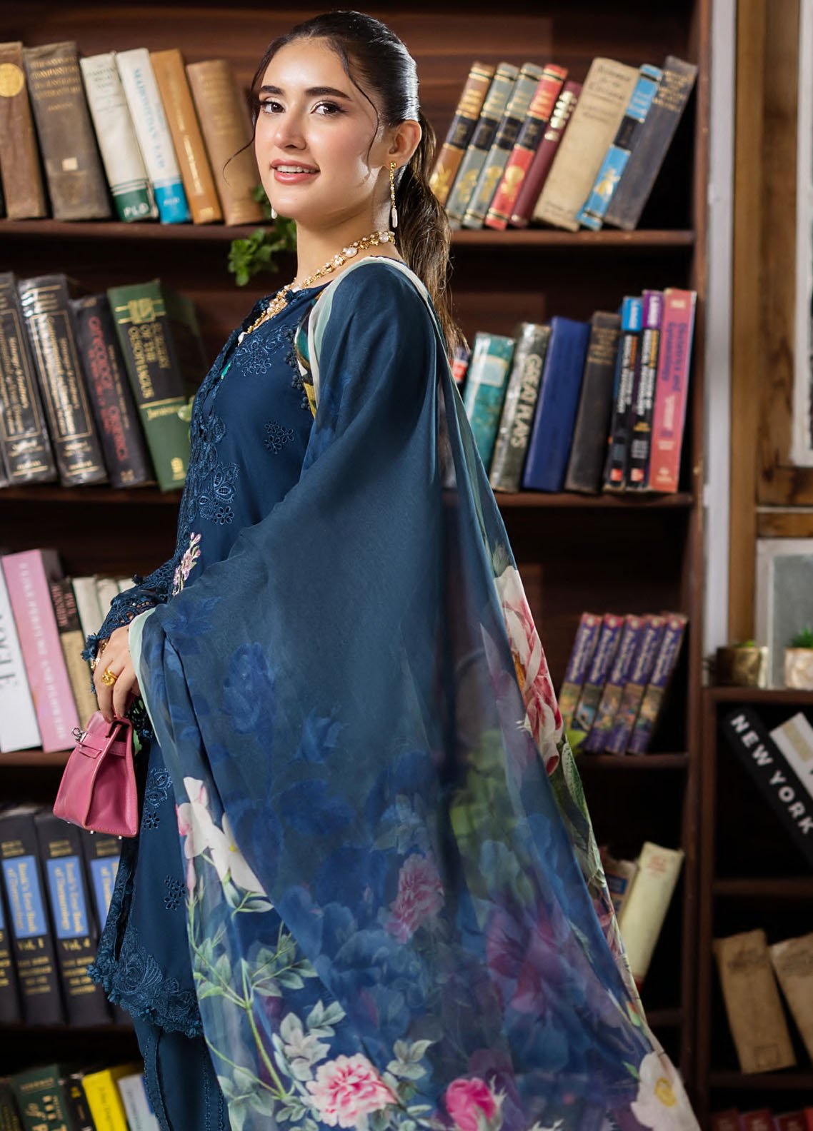 Elaf | EEC-4B SERENAIRE | CHIKANKARI WITH CHIFFON