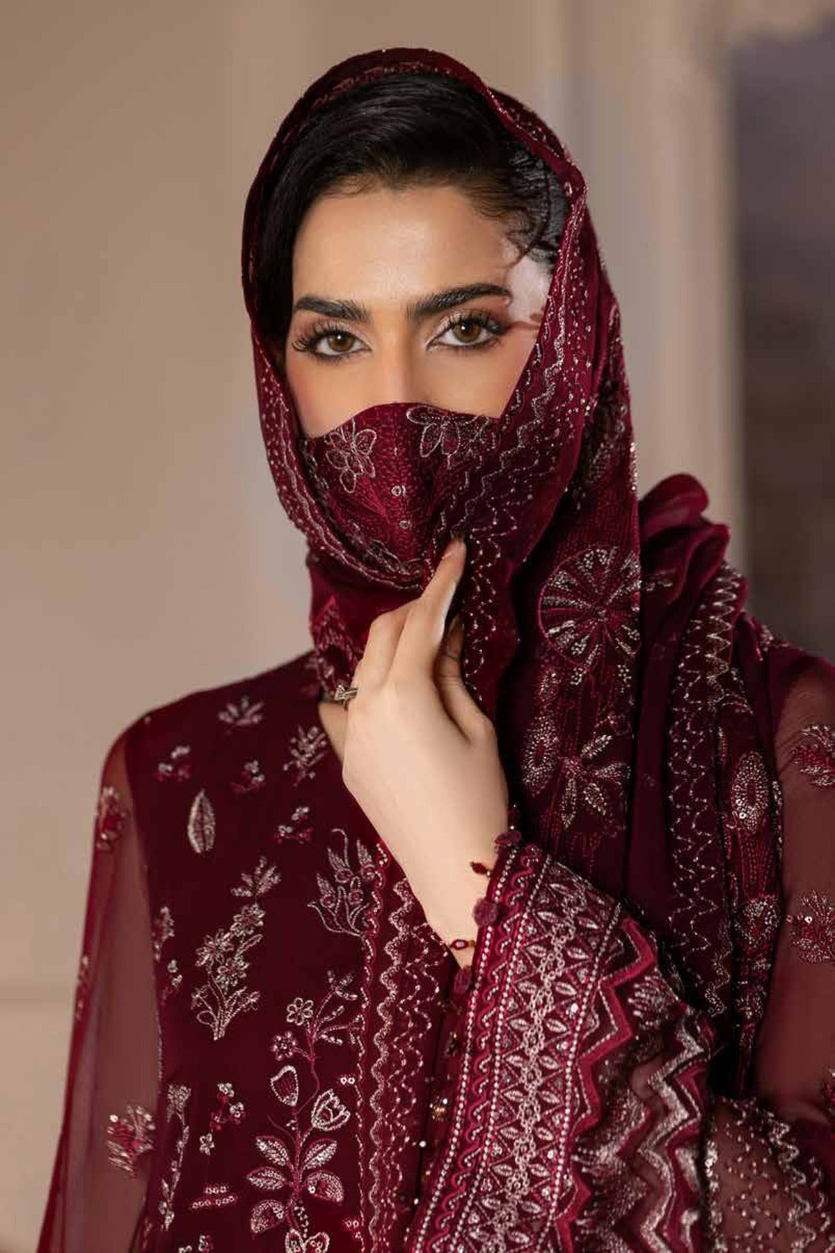 FlossieClothing Parisa Safeera PA-02 neckline detail
