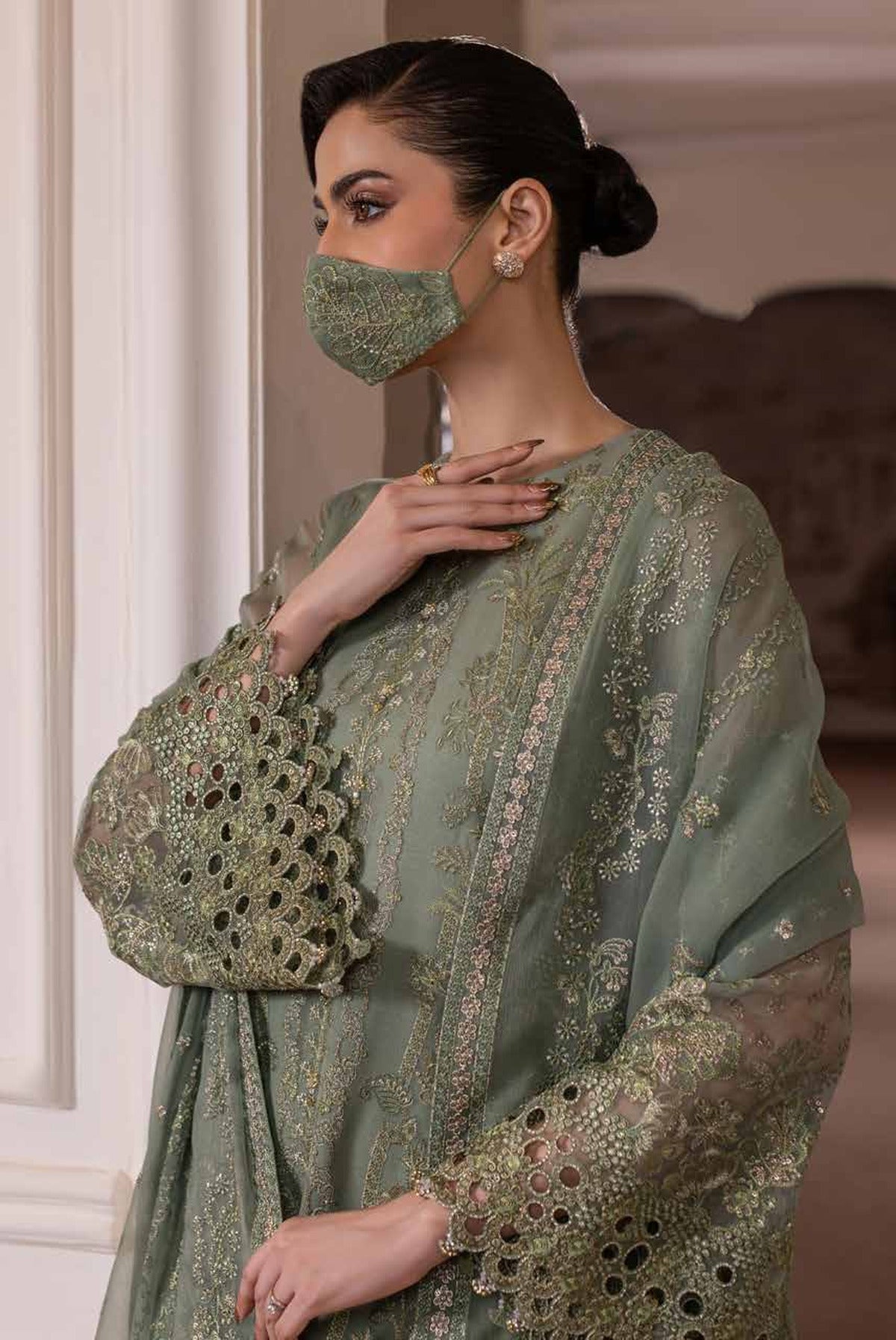 FlossieClothing Parisa Safeera PA-03 sleeve closeup