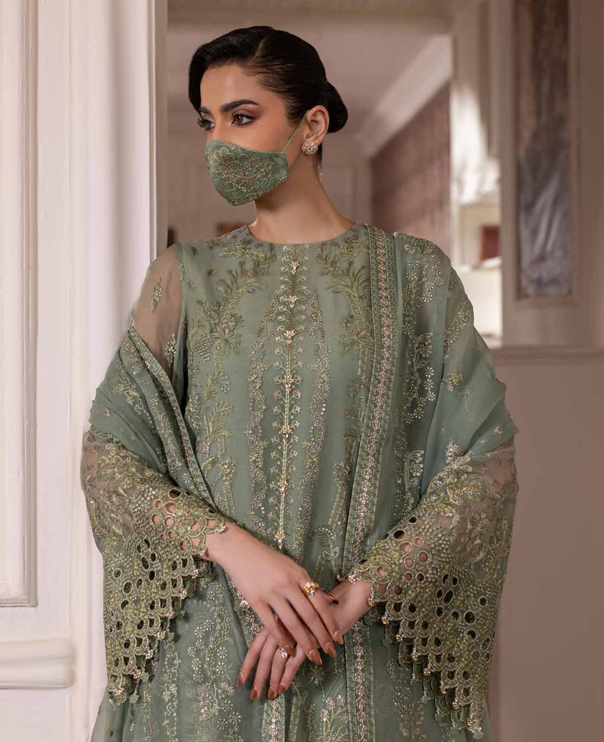 FlossieClothing Parisa Safeera PA-03 neckline closeup