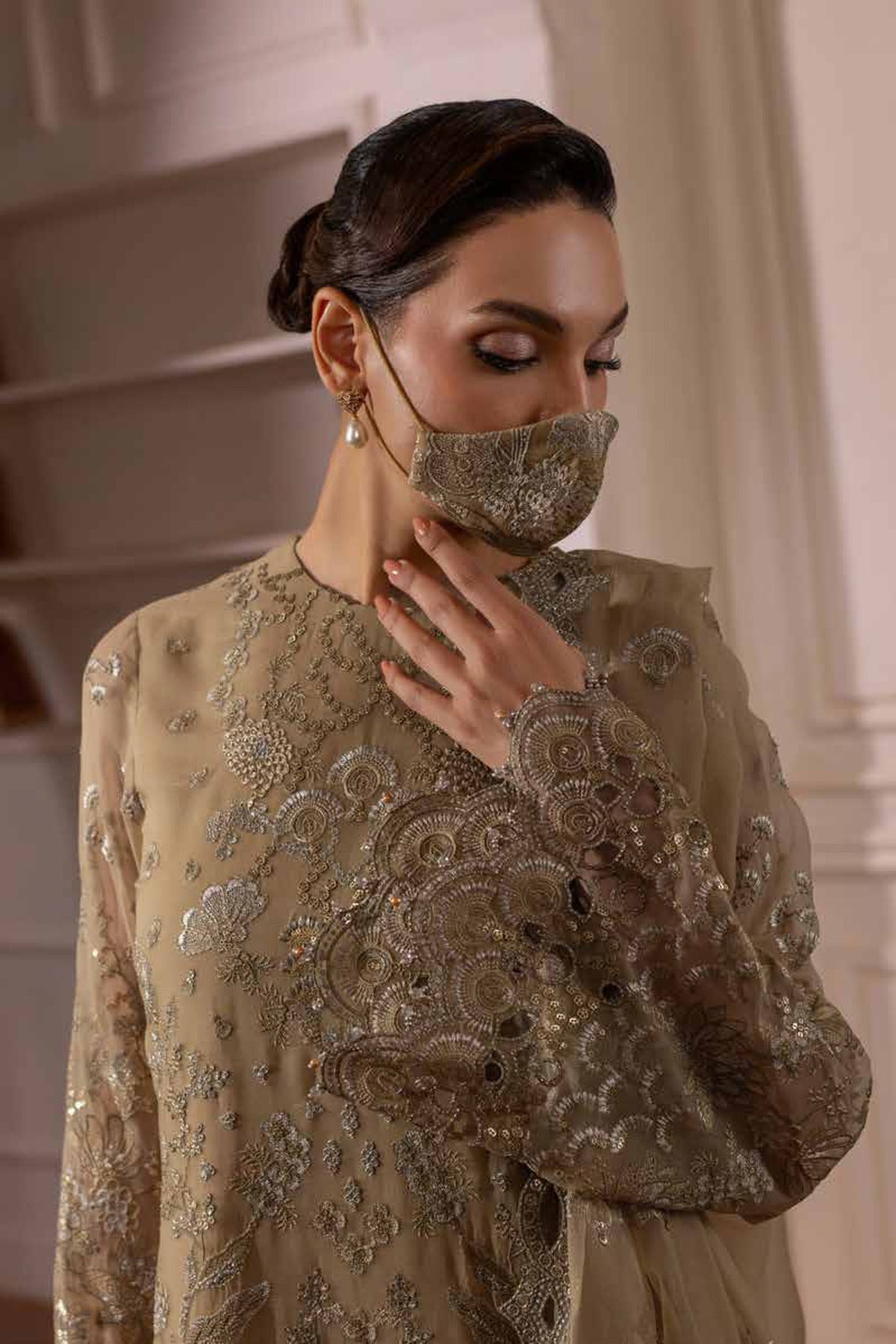 Flossie Parisa PA-04 upper bodice embroidery