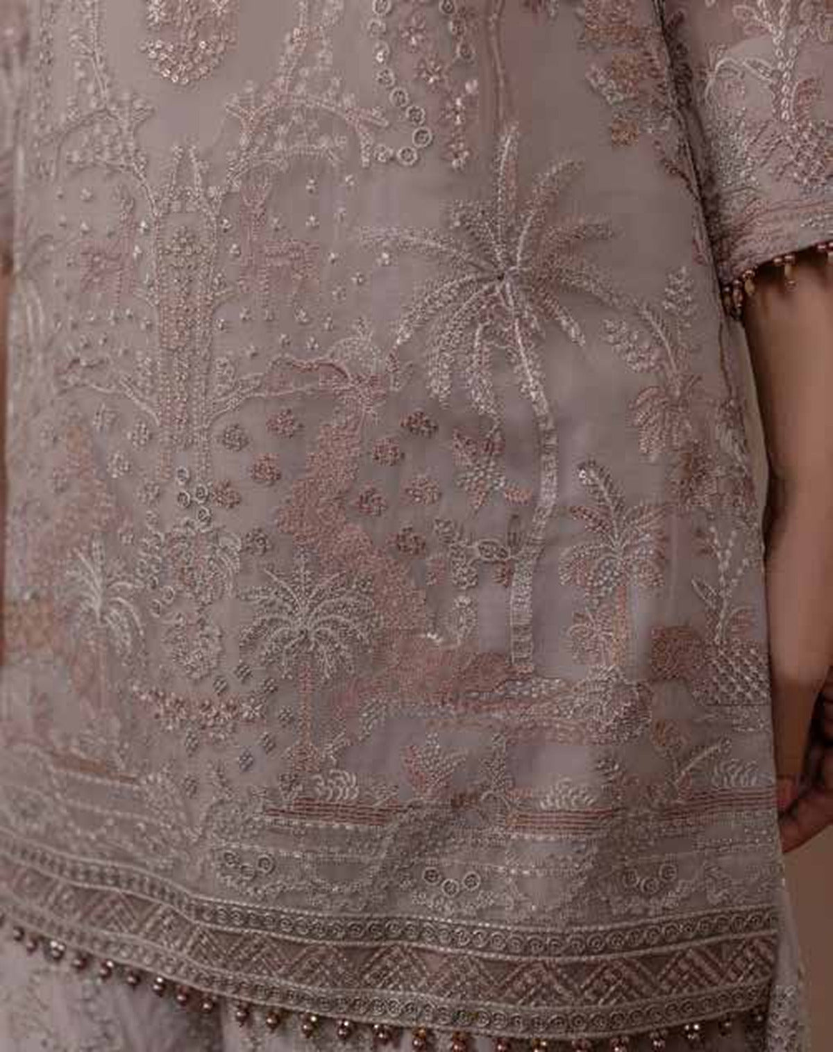 Flossie Parisa PA-10 hem embroidery