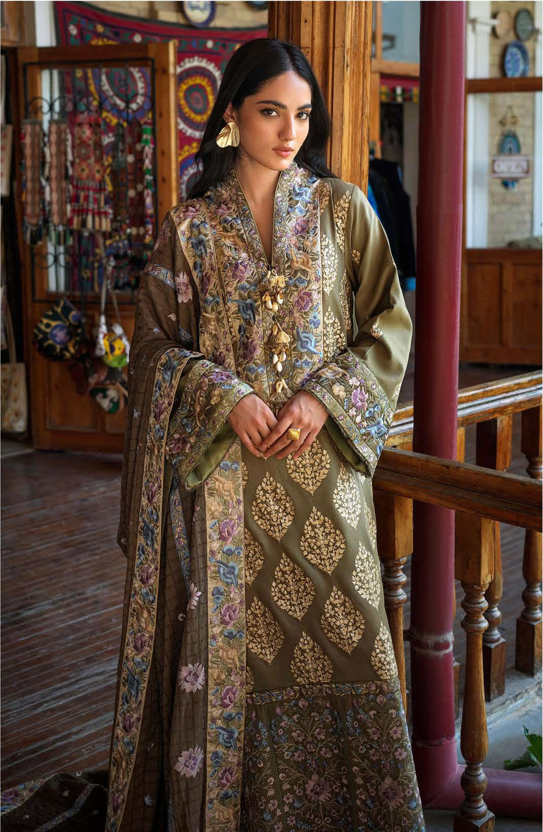Broadway Winter silk-road photo 2