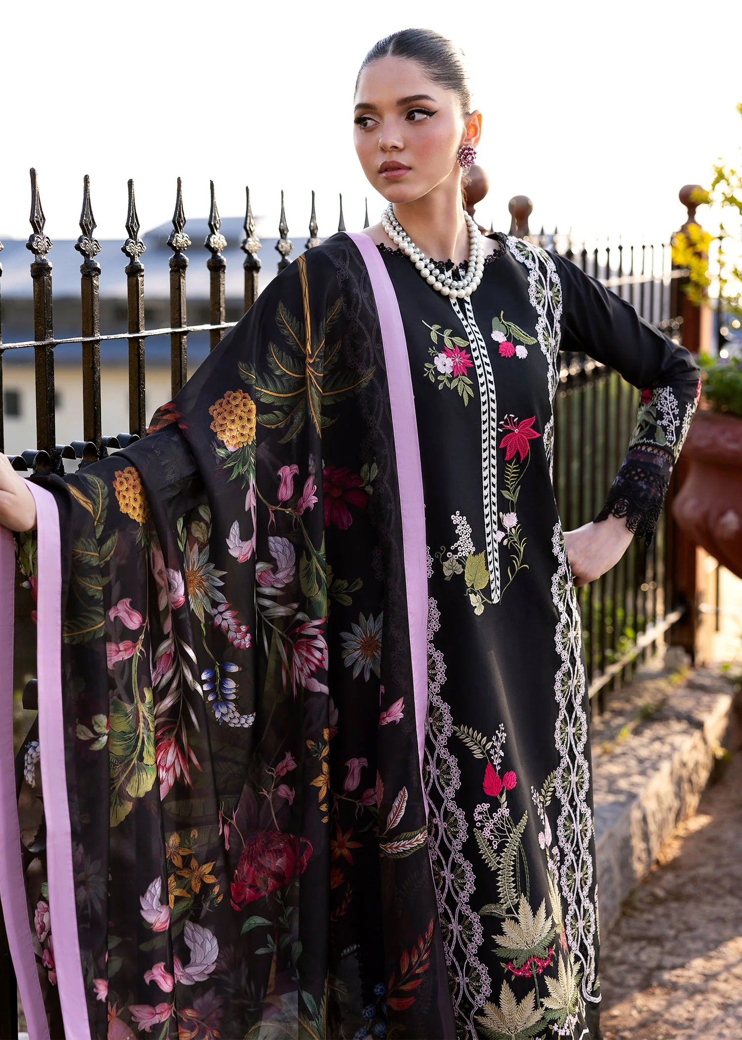 Front side panels in lawn fabric of Saira Shakira SAUVAGE 6-B dress