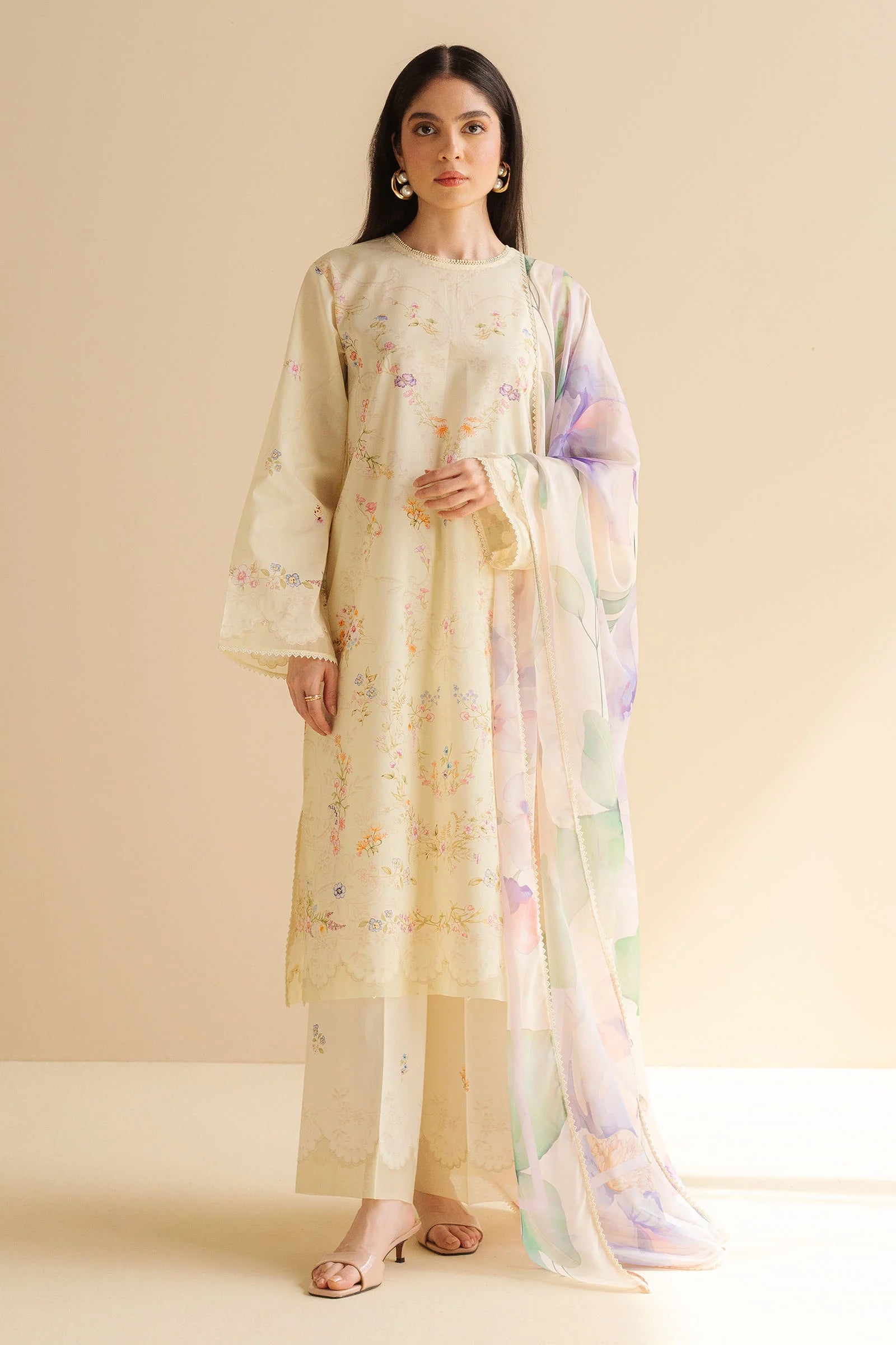 zara-shahjahan-aria-3b-back-view-floral-print