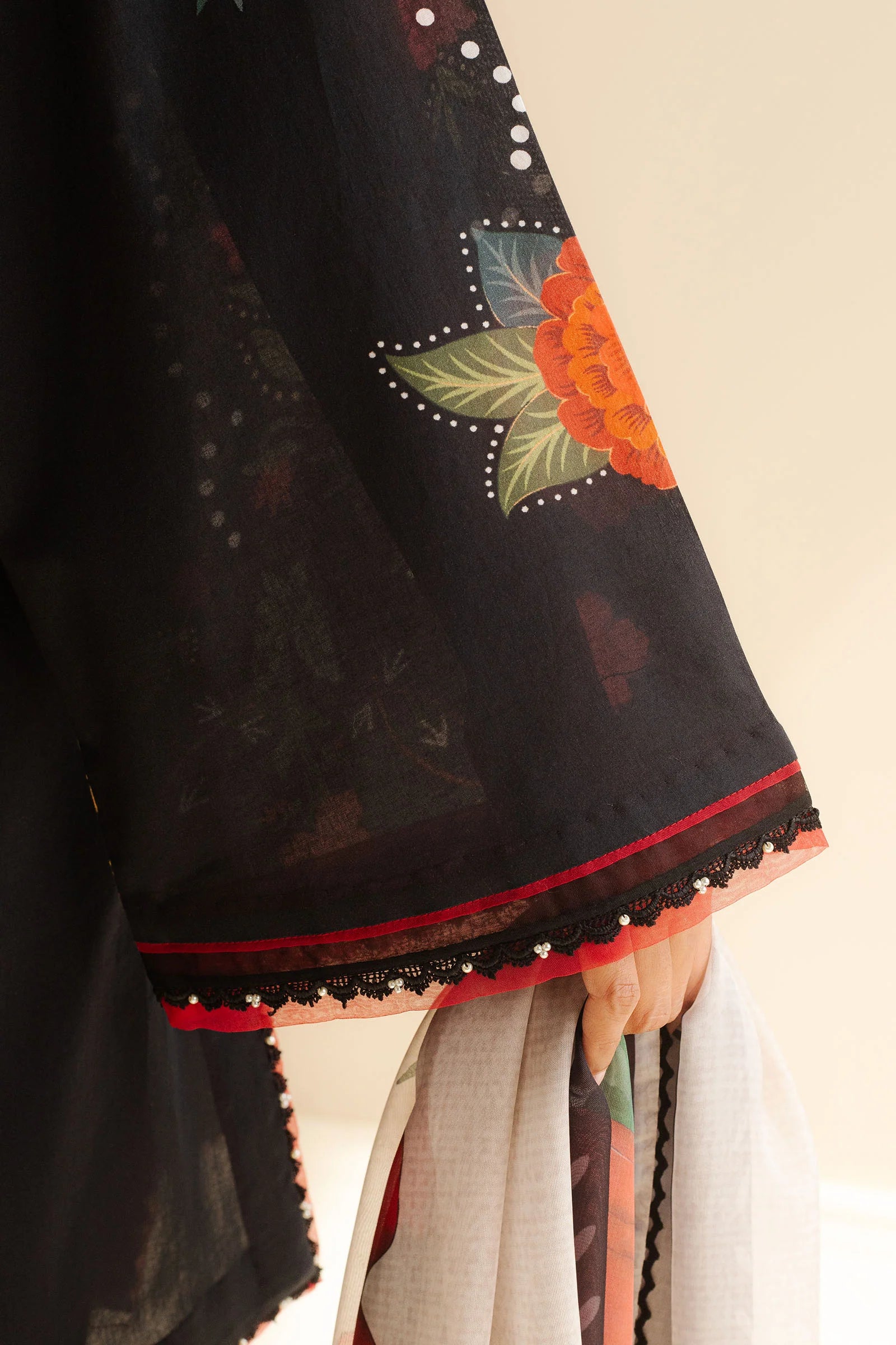 Detailed sleeve print of Zara Shahjahan Nyra-5A